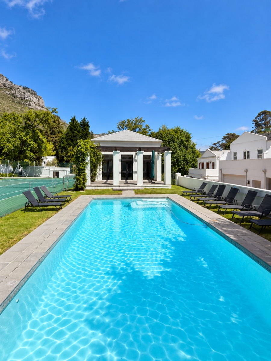 5 Bedroom Property for Sale in North Oaks Western Cape